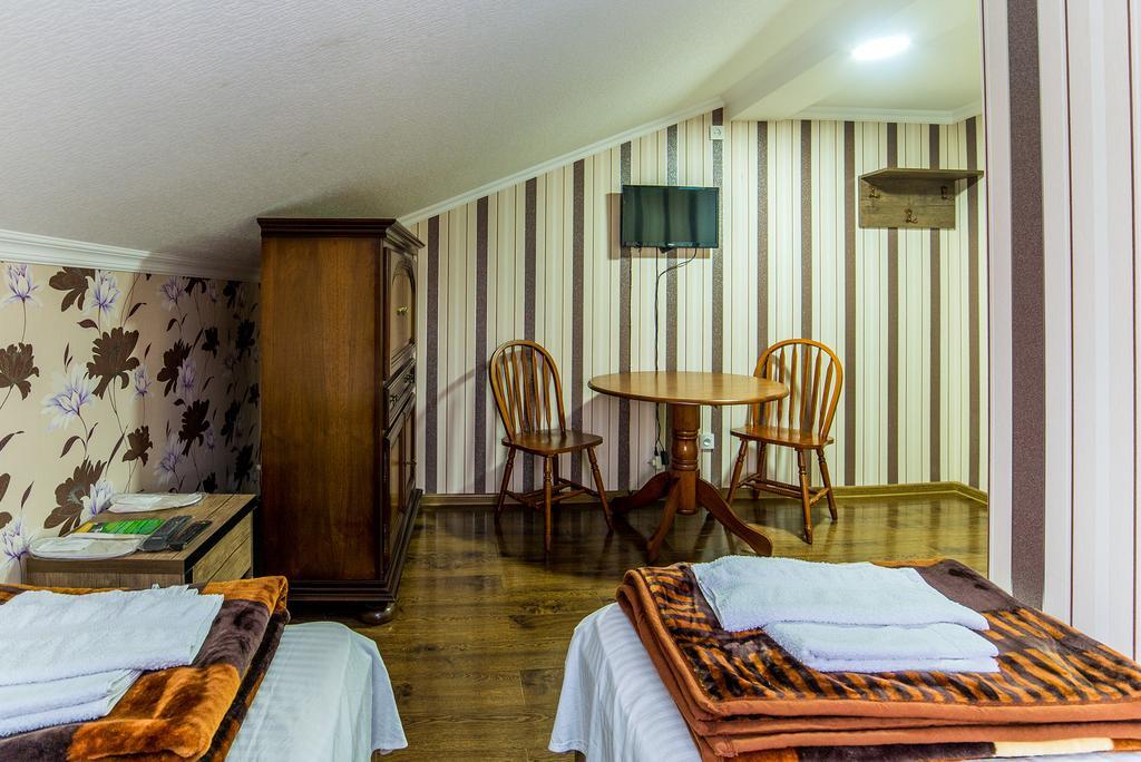 Hotel Guglux &Wine Cellar Telavi Exteriör bild