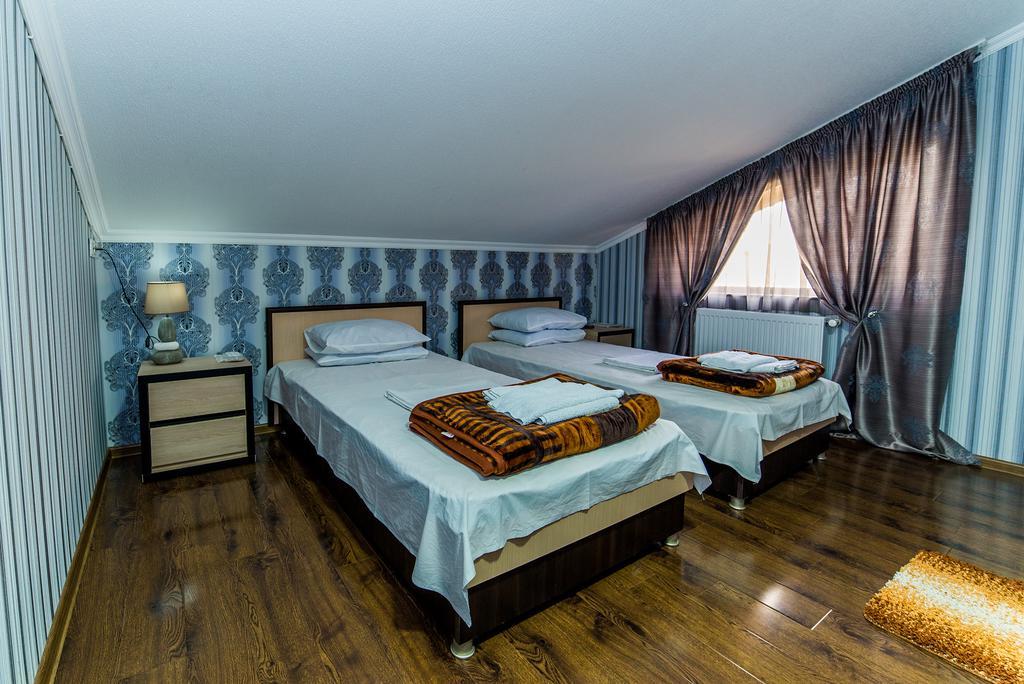 Hotel Guglux &Wine Cellar Telavi Exteriör bild