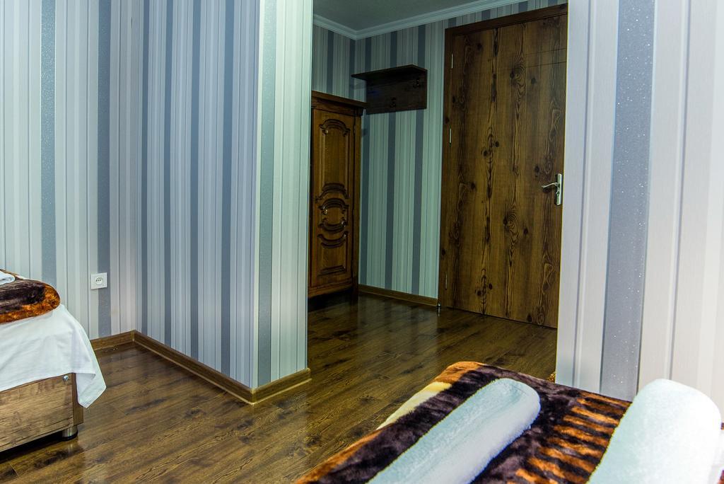 Hotel Guglux &Wine Cellar Telavi Exteriör bild