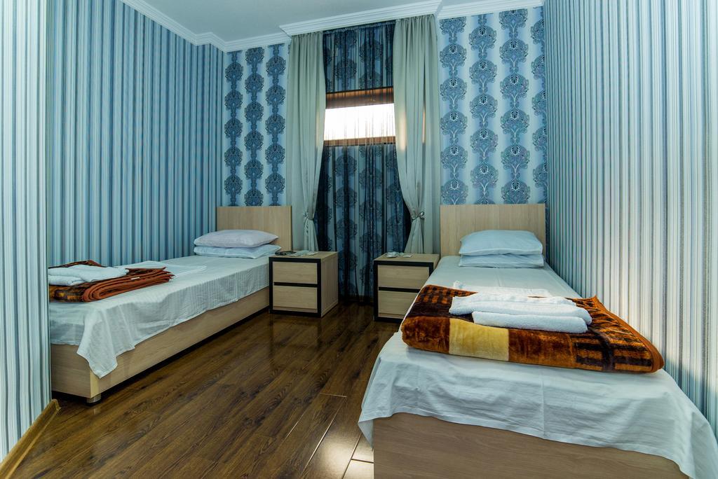 Hotel Guglux &Wine Cellar Telavi Exteriör bild