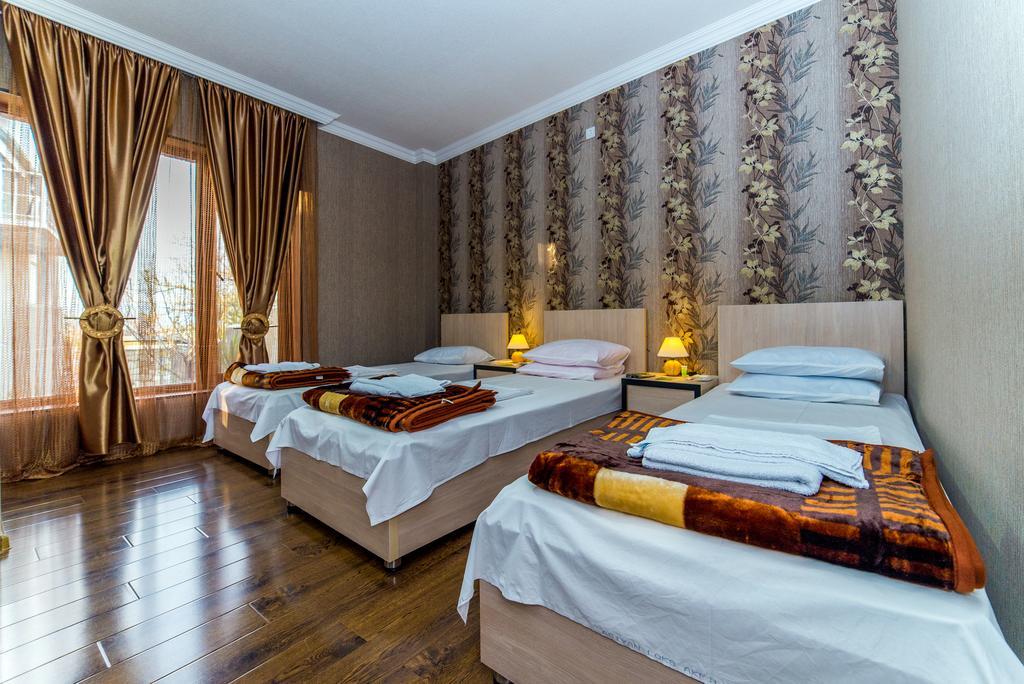 Hotel Guglux &Wine Cellar Telavi Exteriör bild